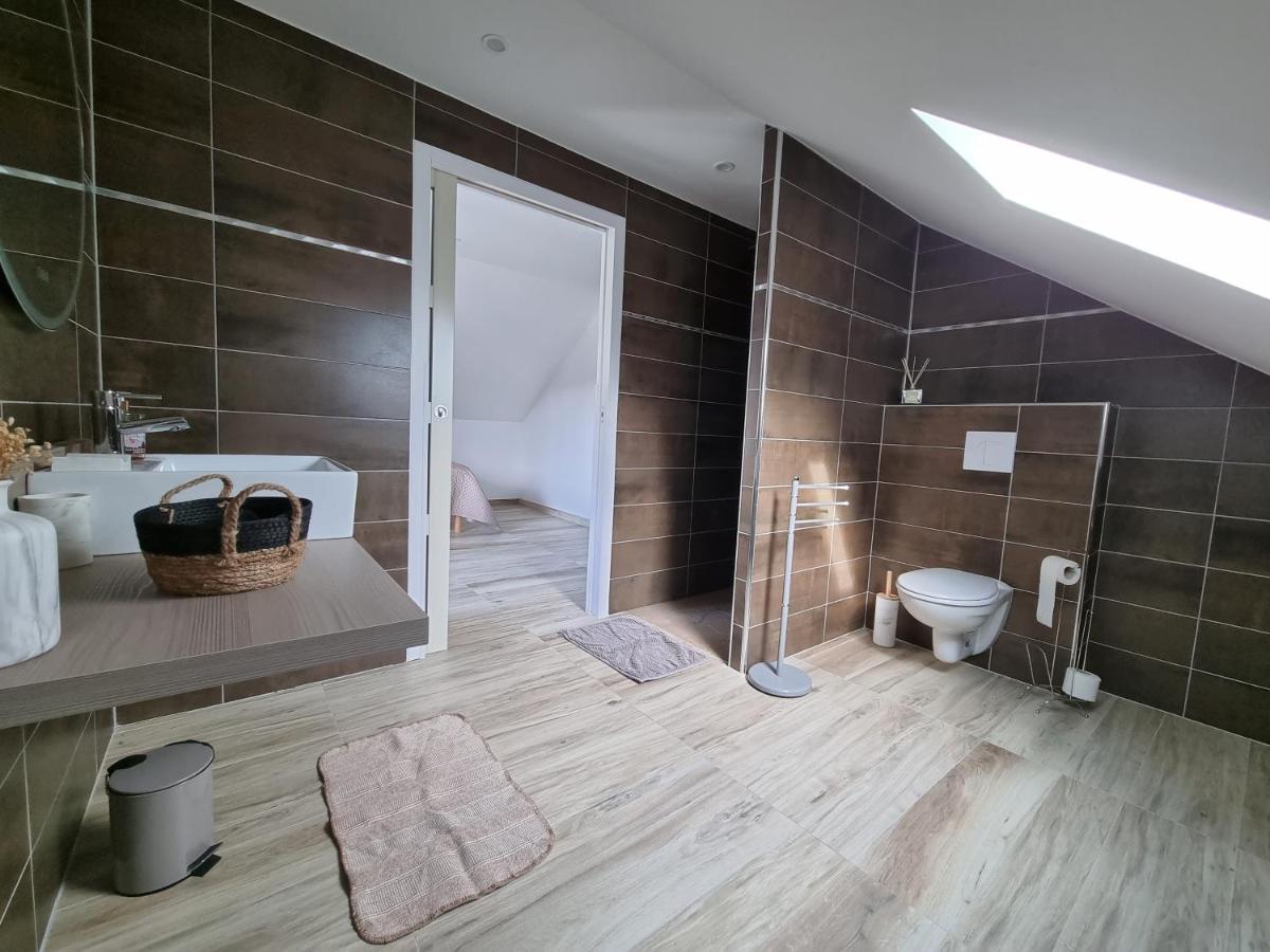 Le 4 Bed & Breakfast Montignac-Lascaux Exterior photo