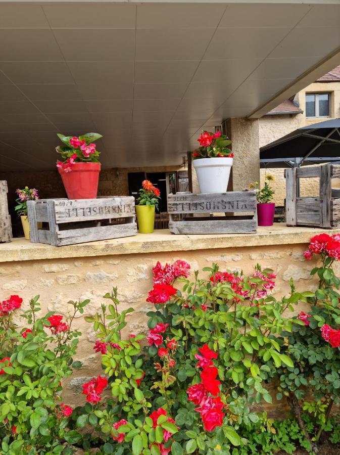 Le 4 Bed & Breakfast Montignac-Lascaux Exterior photo